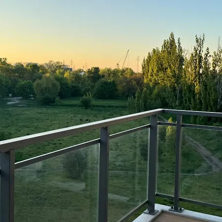 Apartment With Air Condition And Garage *