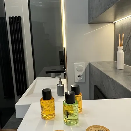 Central Park Apartment - Luxury, Cozy, Garage, Perfect For Families