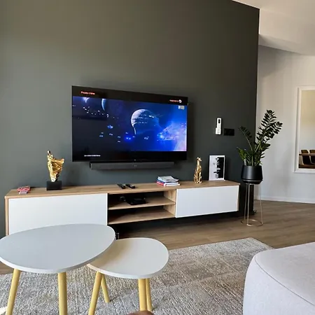 Apartment Park - Luxury, Cozy, Garage *